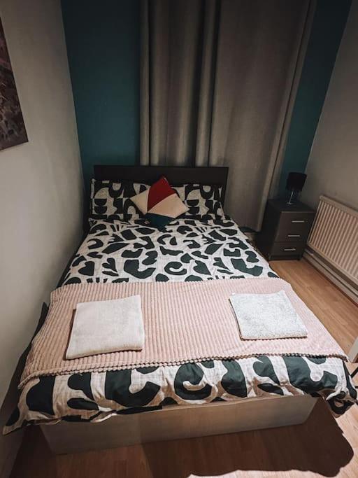 Spacious 3 Bedroom Flat In Stockwell Londra Esterno foto