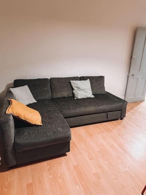 Spacious 3 Bedroom Flat In Stockwell Londra Esterno foto