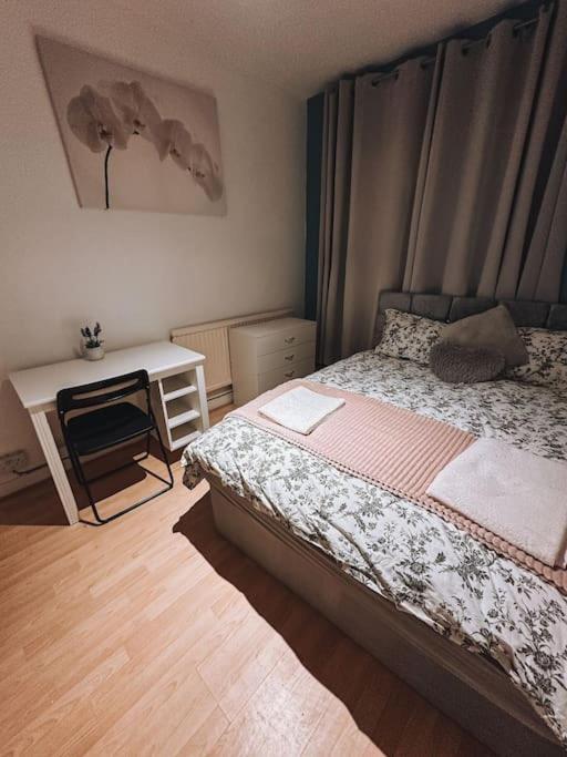 Spacious 3 Bedroom Flat In Stockwell Londra Esterno foto